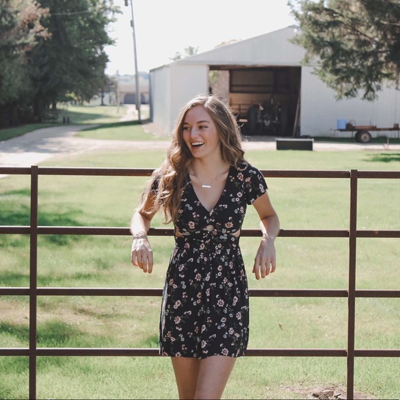 Meet your Posher, Olivia - Picture 4 of 6